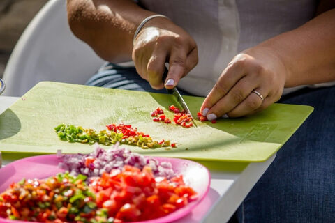 finger food chopping