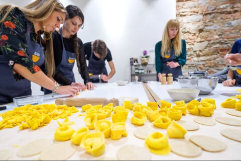 mama-florence-cooking-pasta-making-class
